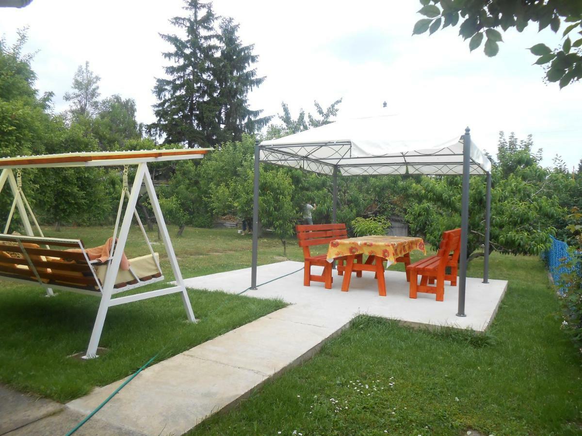 Ferienwohnung Nora Apartman Balatonfůzfő Exterior foto
