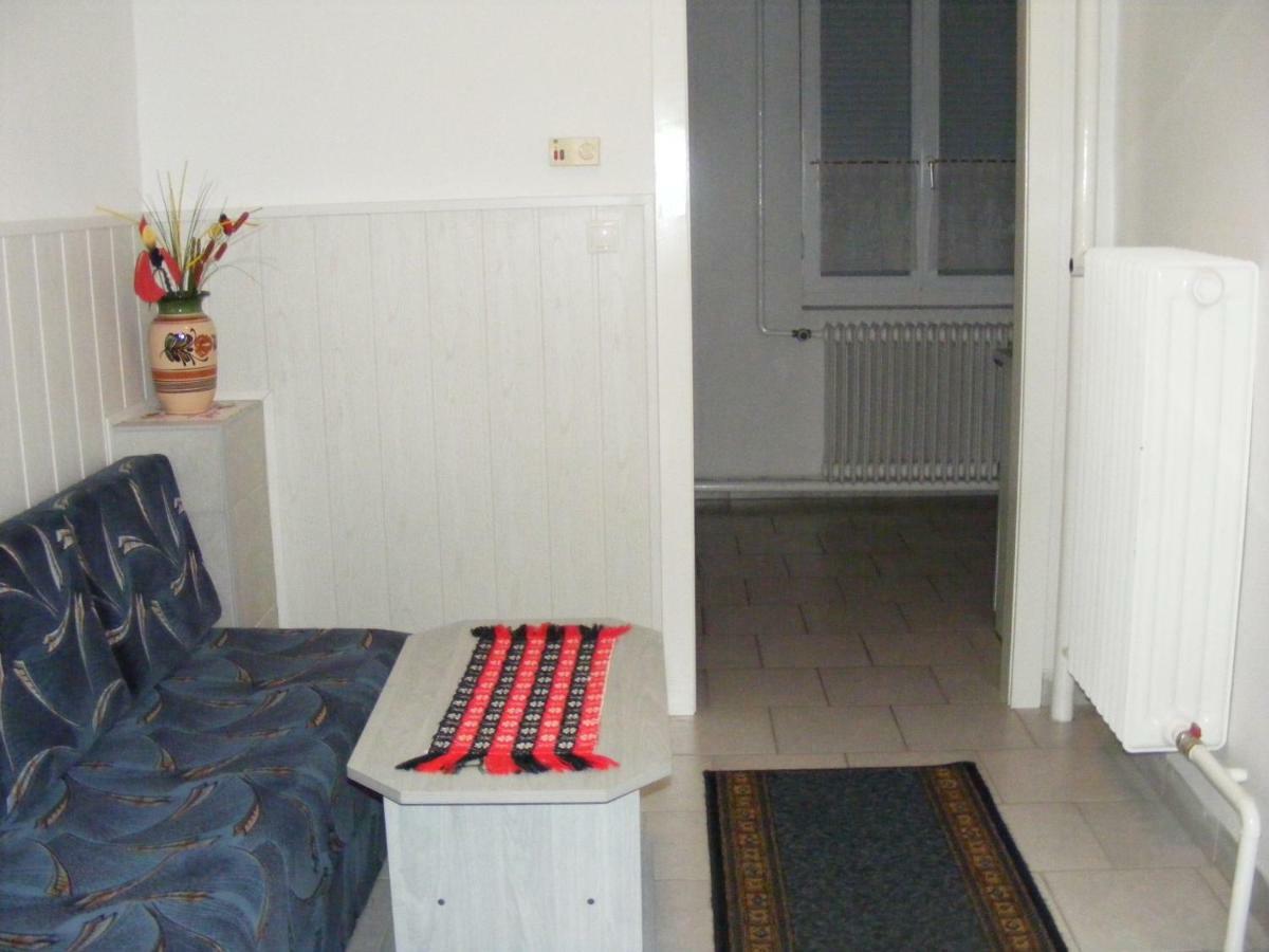 Ferienwohnung Nora Apartman Balatonfůzfő Exterior foto