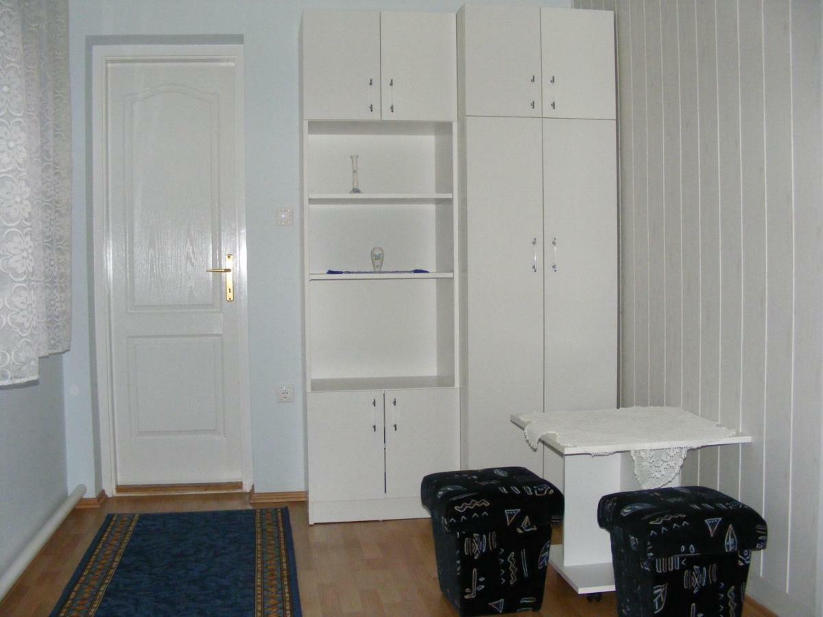Ferienwohnung Nora Apartman Balatonfůzfő Exterior foto